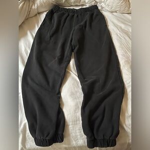 black brandy sweatpants 🩷